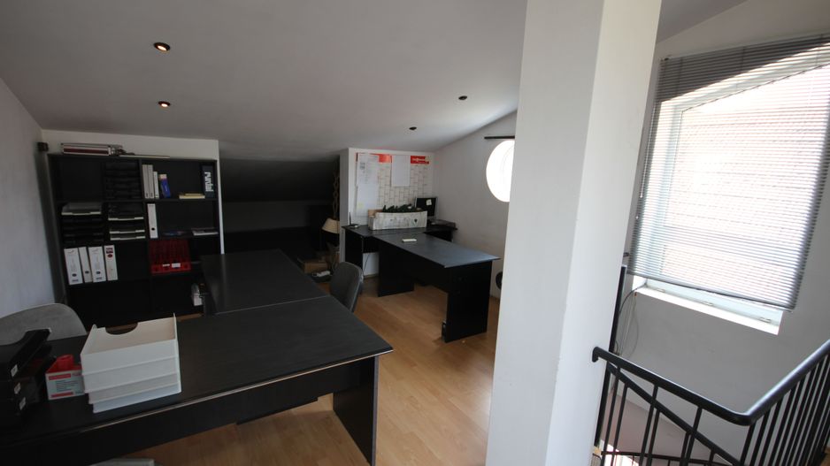 Imobil cu destinatie mixta - Poză 21