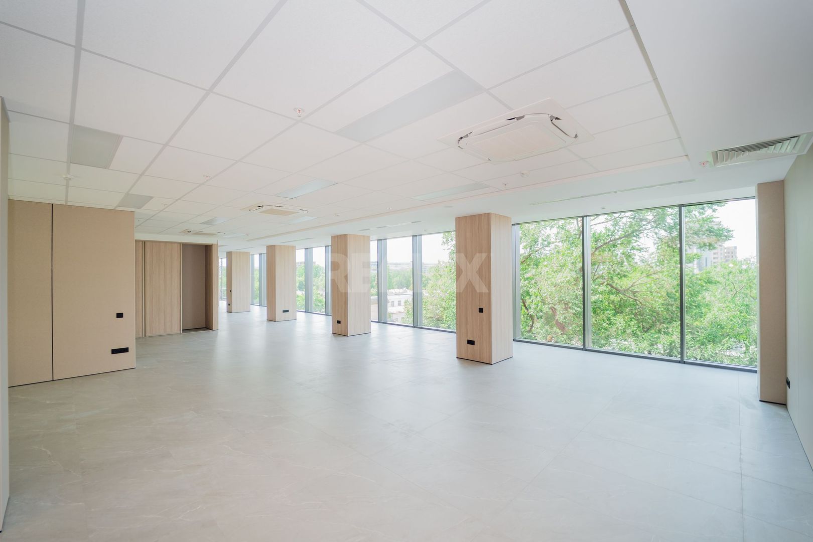 SPRE CHIRIE SPAȚIU COMERCIAL PENTRU BIROU | OFICIU 120 m2 - Poză 2