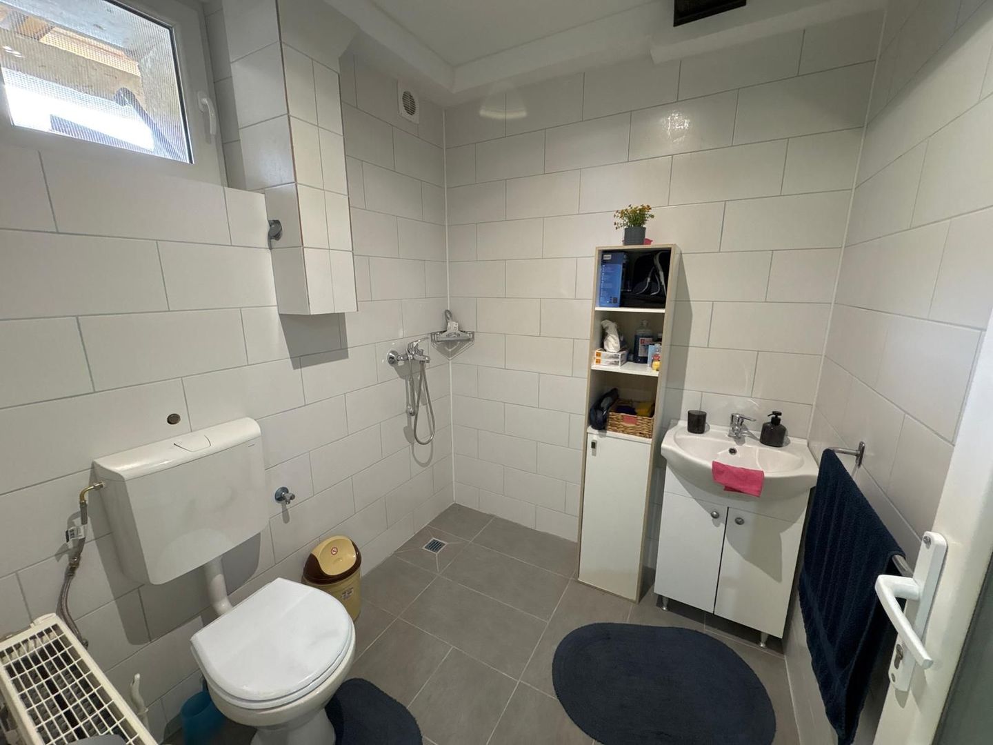 Casă de vanzare 6 camere 220 m² utili cu 376 M² teren la șosea - Poză 13