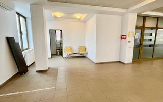 Spatiu de birouri/comercial de închiriat - Poză 3