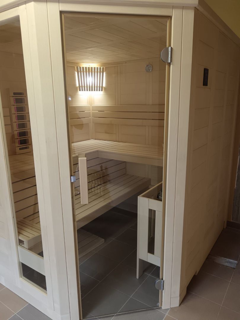 Casă nouă, intrare Stupini - Poză 39