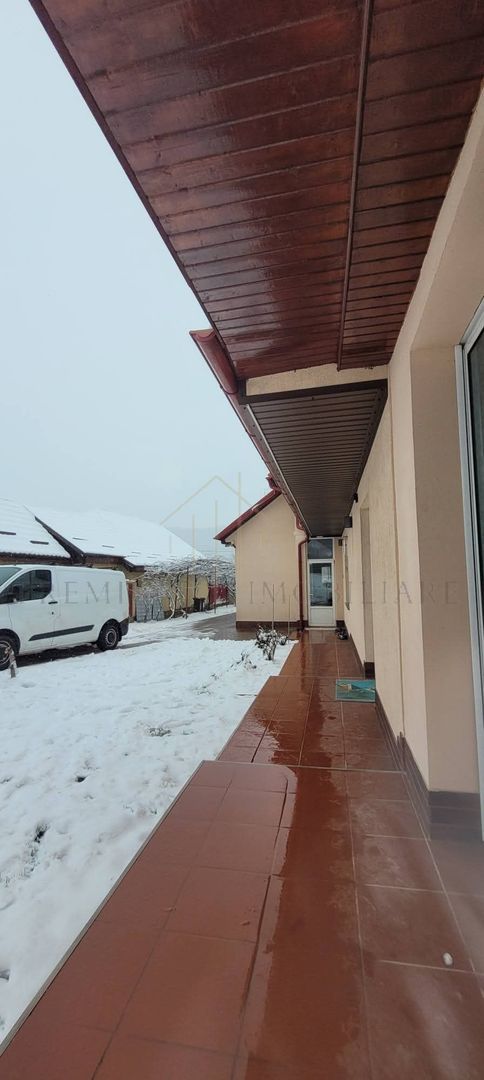 Casă P+M de vânzare la 11 km de Onesti spre Bacau - Poză 14