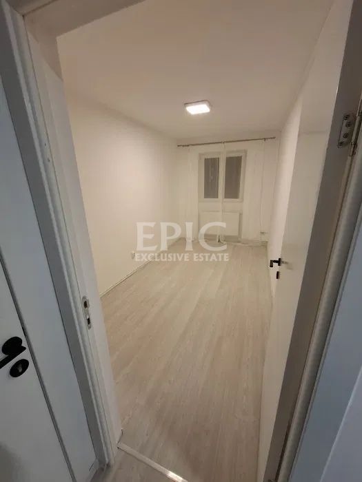 3 camere/Renovat/ Mobilat-Utilat Modern / Etajul 4/ Zona Dâmbu - Poză 7