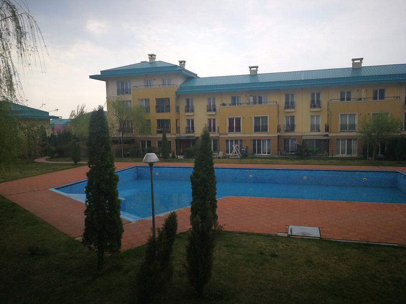 Apartament spatios cu bucatarie 15 mp 1/3, dec, Cosmopolis, mobilat partial - Poză 2