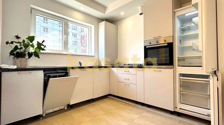 VILA P+1+M I 3 CAMERE I 3 BAI I CURTE MARE I COSMOPOLIS I MOBILAT SI UTILAT - Poză 7