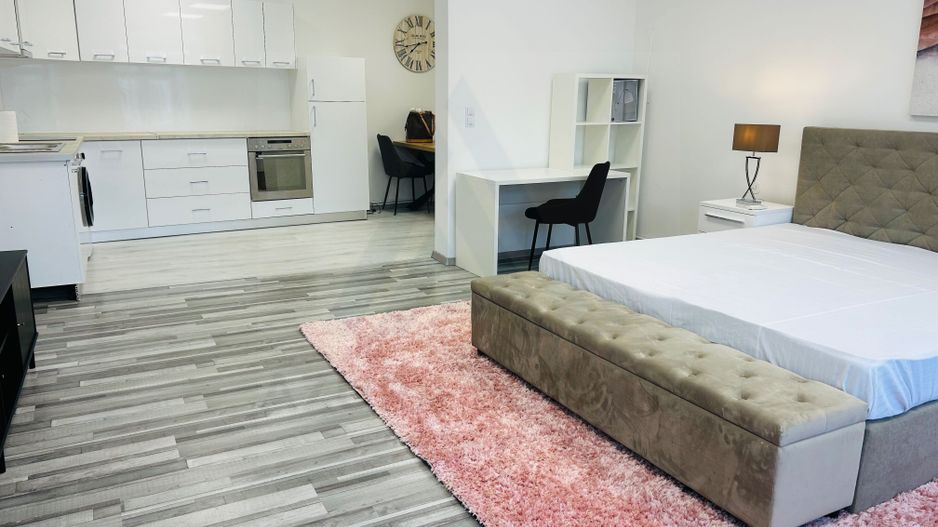 Studio modern  50 mp prima închiriere cu parcare  in zona Centrala - Poză 3