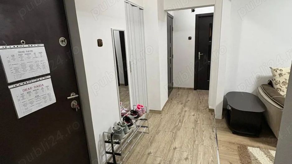 Vanzare apartament 3 camere decomandat et1 - Poză 1