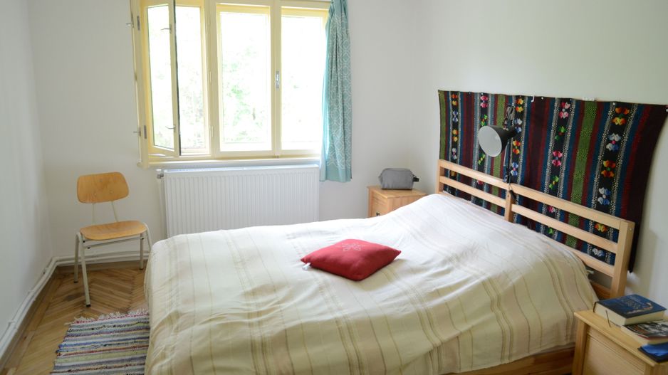 Casa renovata la tara complet mobilata si utilata - Poză 10