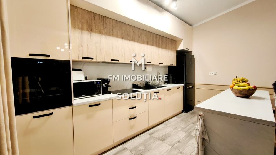 Casă deosebită, modernă și complet utilată în Săsar - Poză 8