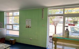 Casă cu spațiu comercial la stradă | Curte | Grădină | Oradea - Poză 10