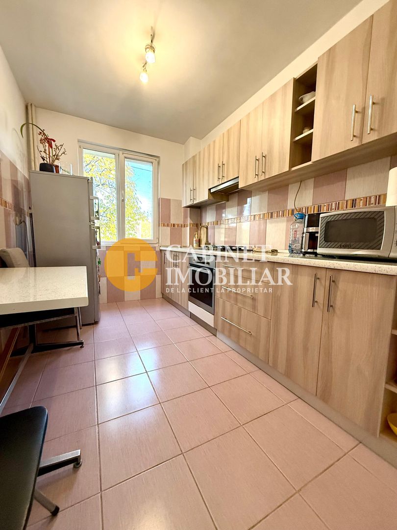 3 Camere Decomandat - Etaj 1 - Zona Podu Ros - Primaverii - Poză 3