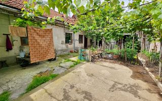 Casa veche, 5 camere, 287 mp teren, zona Prefectura. Necesita renovare - Poză 2