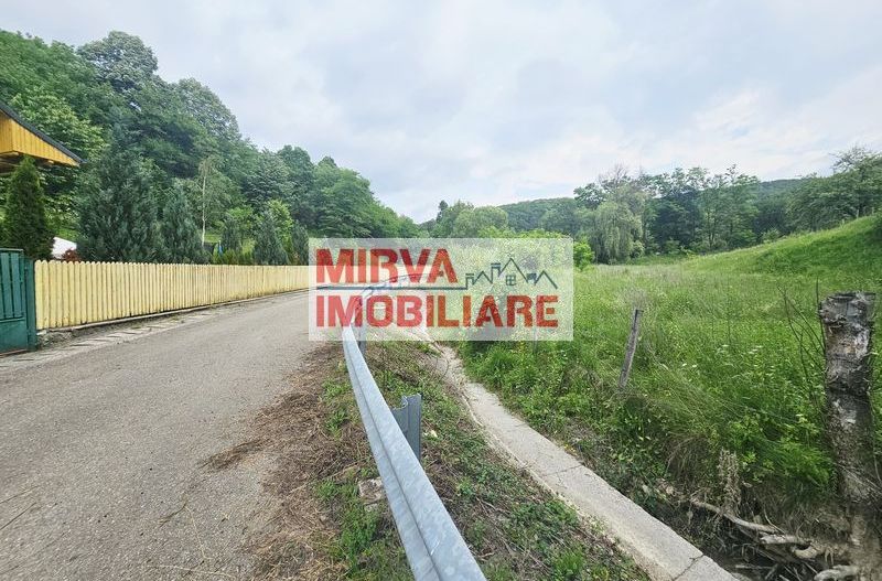 Teren intravilan lângă pădure – 1659 mp,  C.U. P+2E, Vărbilău - Poză 9