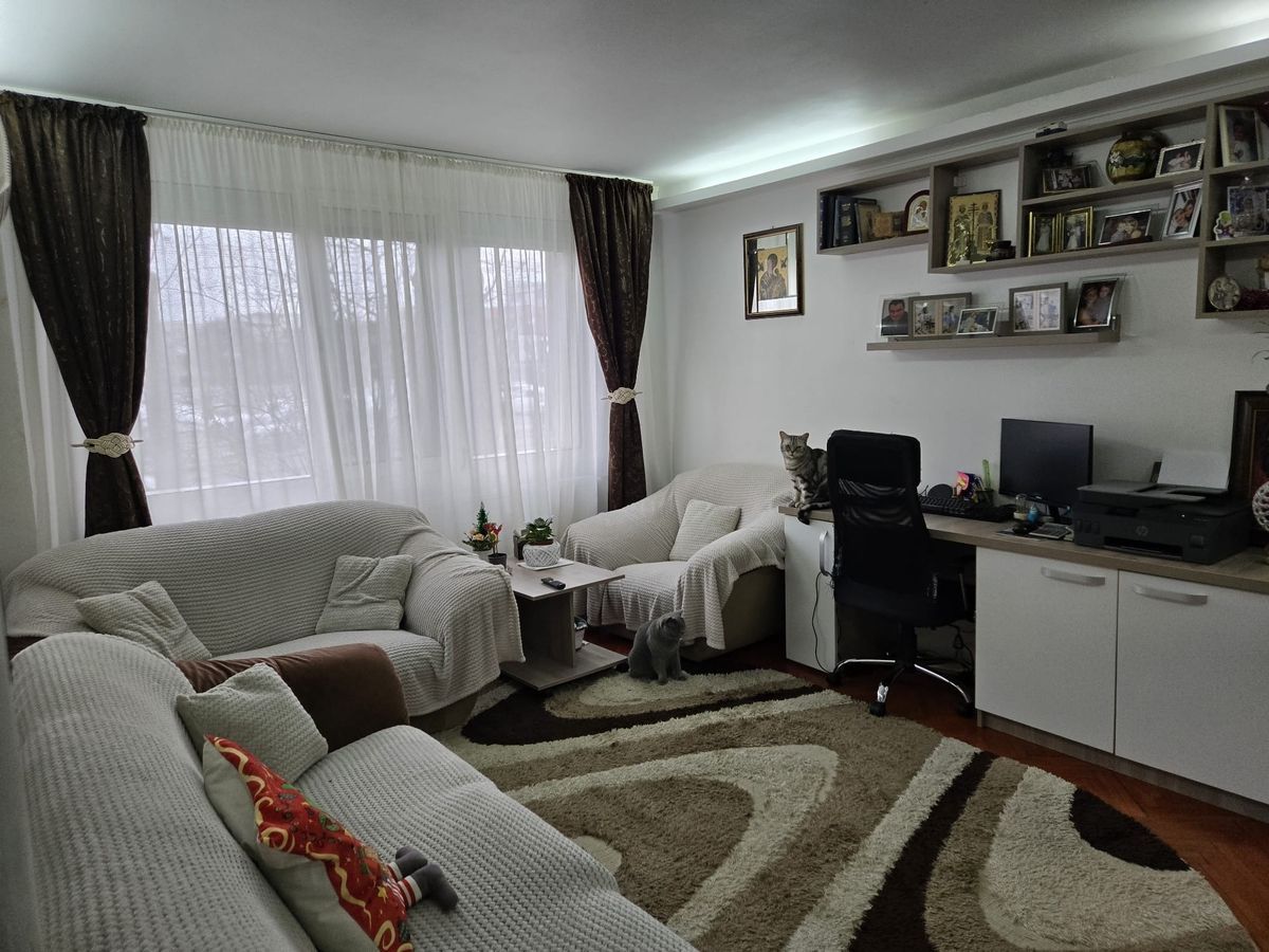 Vanzare Apartament 3 camere, Bld. Brancoveanu , Izvorul Rece - Poză 1