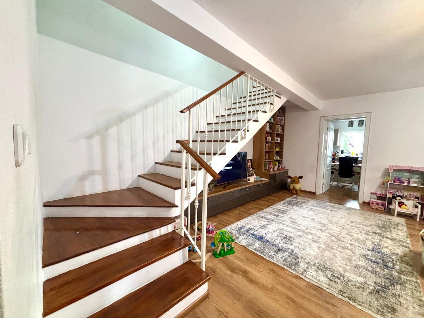 Duplex complet mobilat -  4 camere - pozitie excelenta - Sacalaz - Poză 1