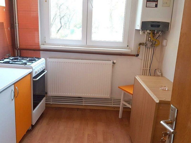 Apartament cu 2 camere, parter  - cartier Tiglina 1 - Poză 1