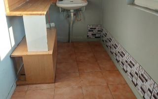 Casă de închiriat pe termen lung în Măcărești, 3 camere, curte 0.5 ha - Poză 2