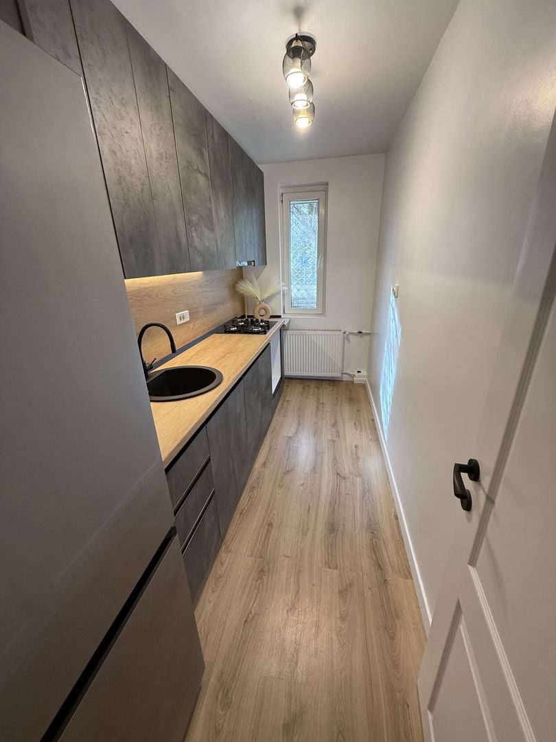 Garsoniera Renovata - Decomandata - Gorjului - Metrou 10 minute - Poză 3