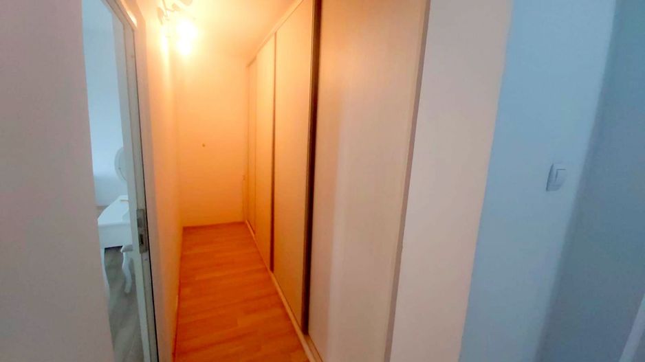 Apartament cu doua camere, decomandat - Bd. Unirii, scoala nr. 10 - Poză 11