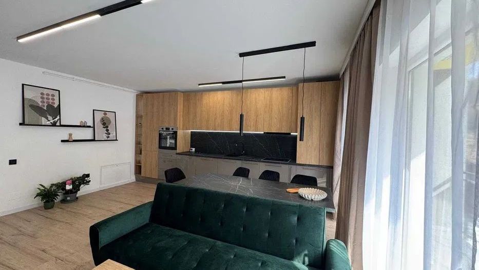 VANZARE APARTAMENT 2 CAMERE ULTRAFINISAT ZONA TEILOR - Poză 3
