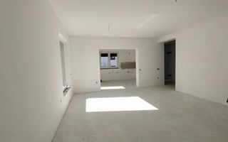 Casa cu garaj, pivnita, curte mare - Poză 5