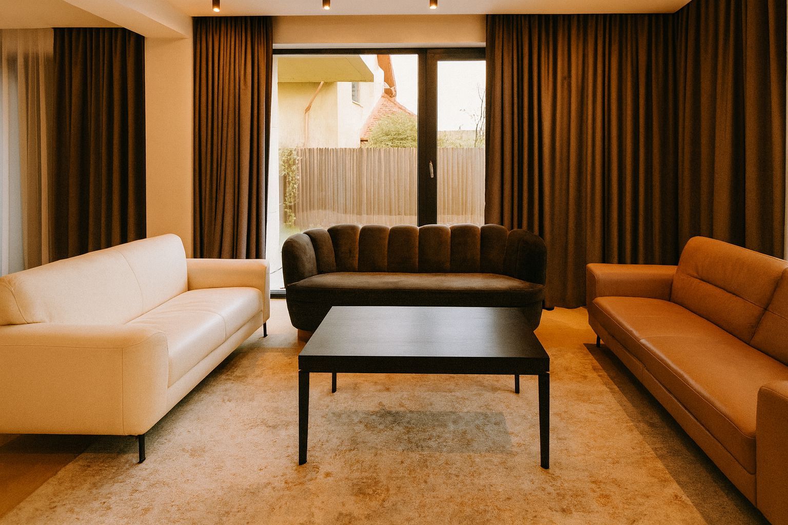 Apartament cu grădina | Cambridge School - Poză 2