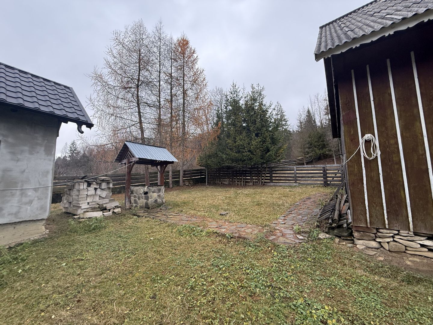 Casa Sucevița | 4.000 mp teren | Zonă liniștită 🌲 - Poză 3