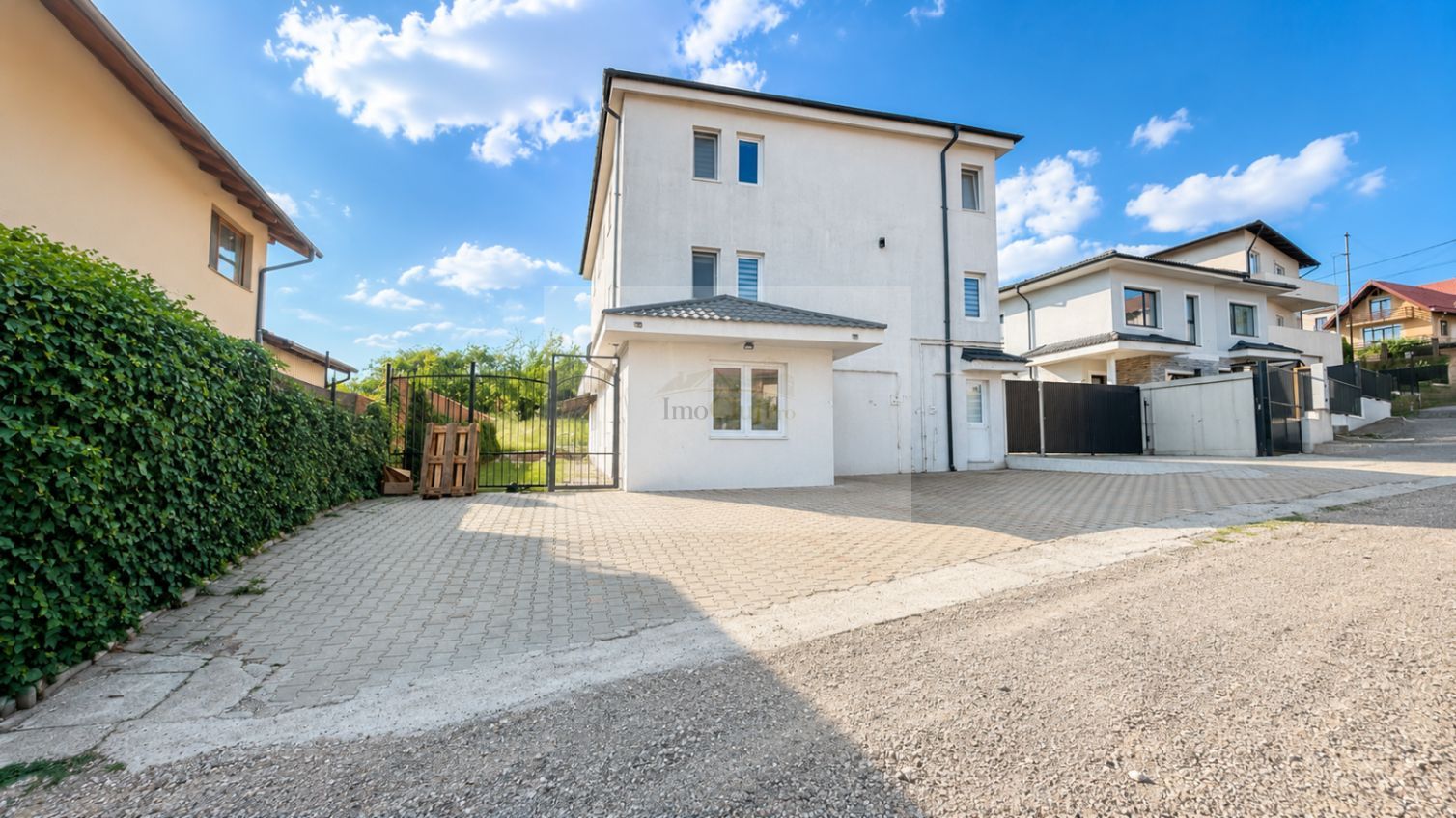 Vânzare  apartament de familie cu 4 camere,pod amenajat-2 parcări-Iris - Poză 20