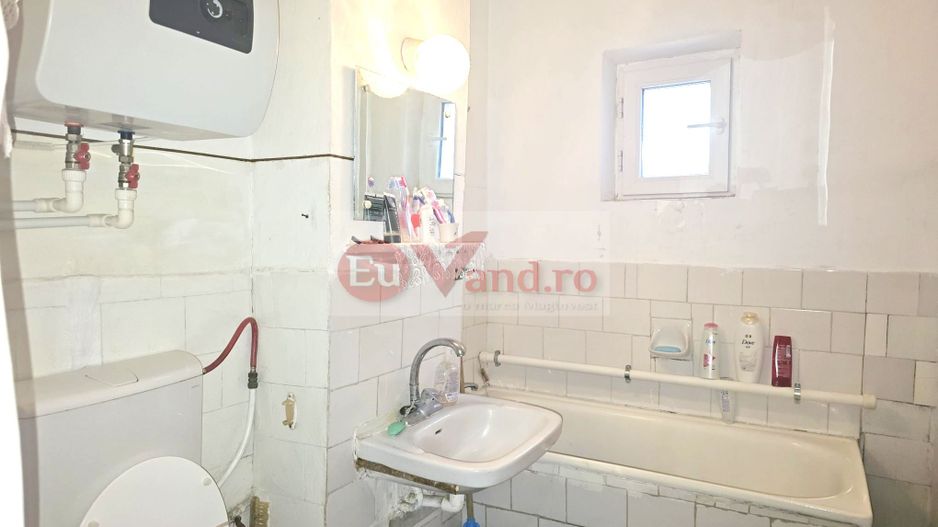 Vanzare - apartament cu 2 camere, Micro 20, J-uri - 51000 euro - Poză 4