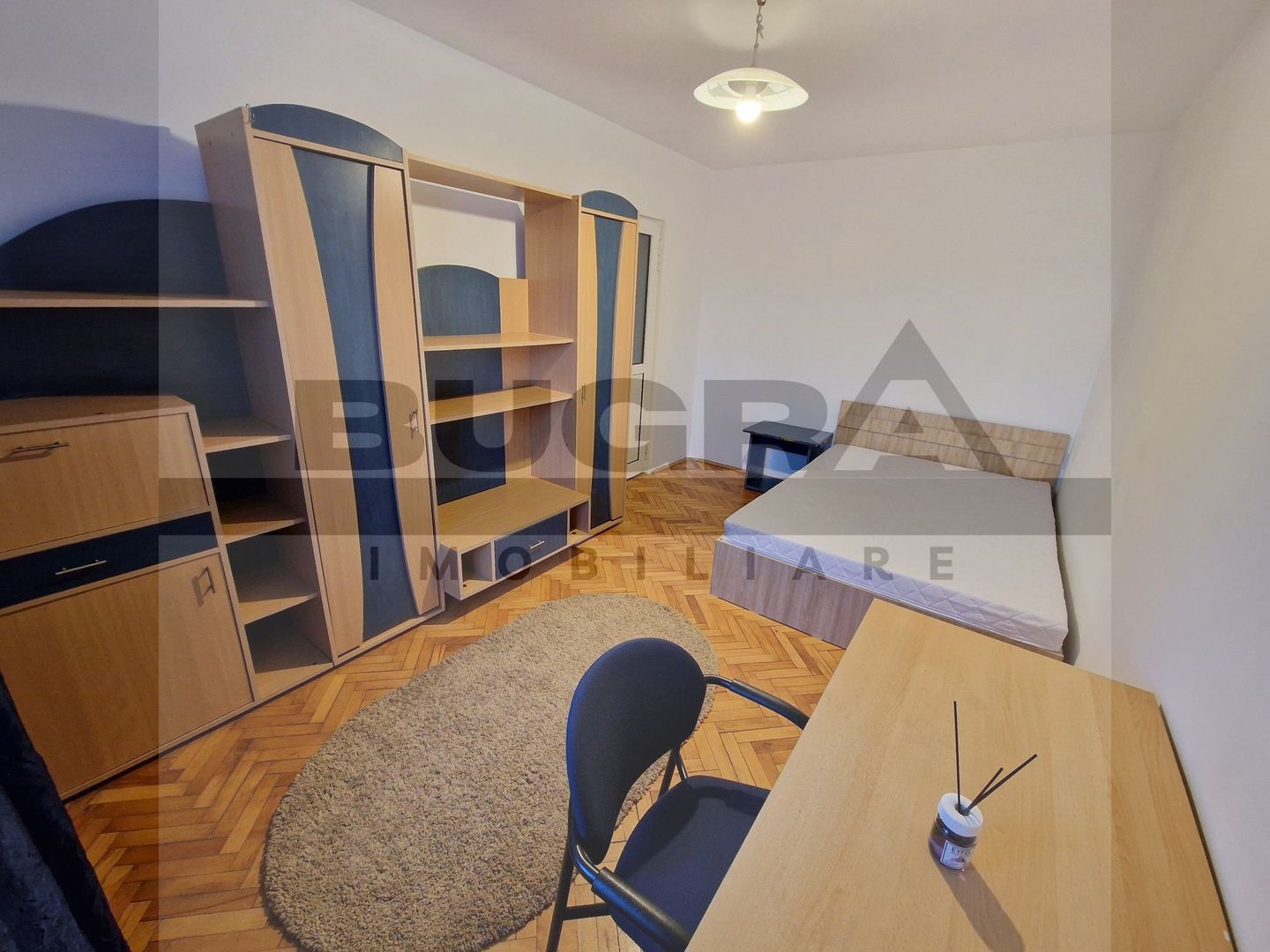 Apartament de 3 camere, decomandat, 70mp, zona strazii Parang - Poză 1