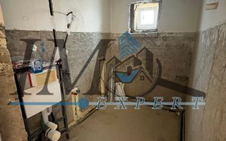 Apartament semi renovat de vânzare in Sebeș - Poză 6