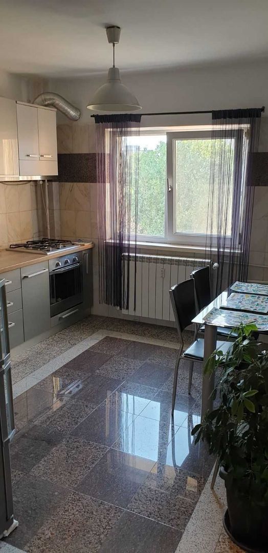 Apartament de 2 camere 100 metri metrou in zona Drumul Taberei - Poză 3