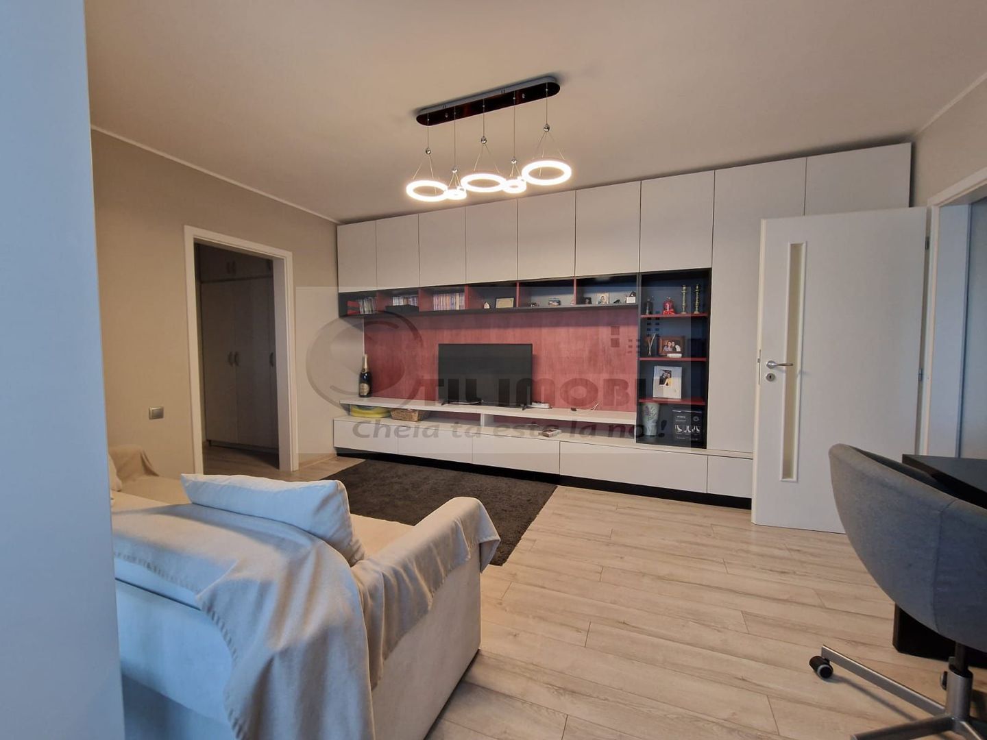 Liber, mobilat modern, apartament 3 camere, Tatarasi Posta, etaj 3/4 - Poză 5
