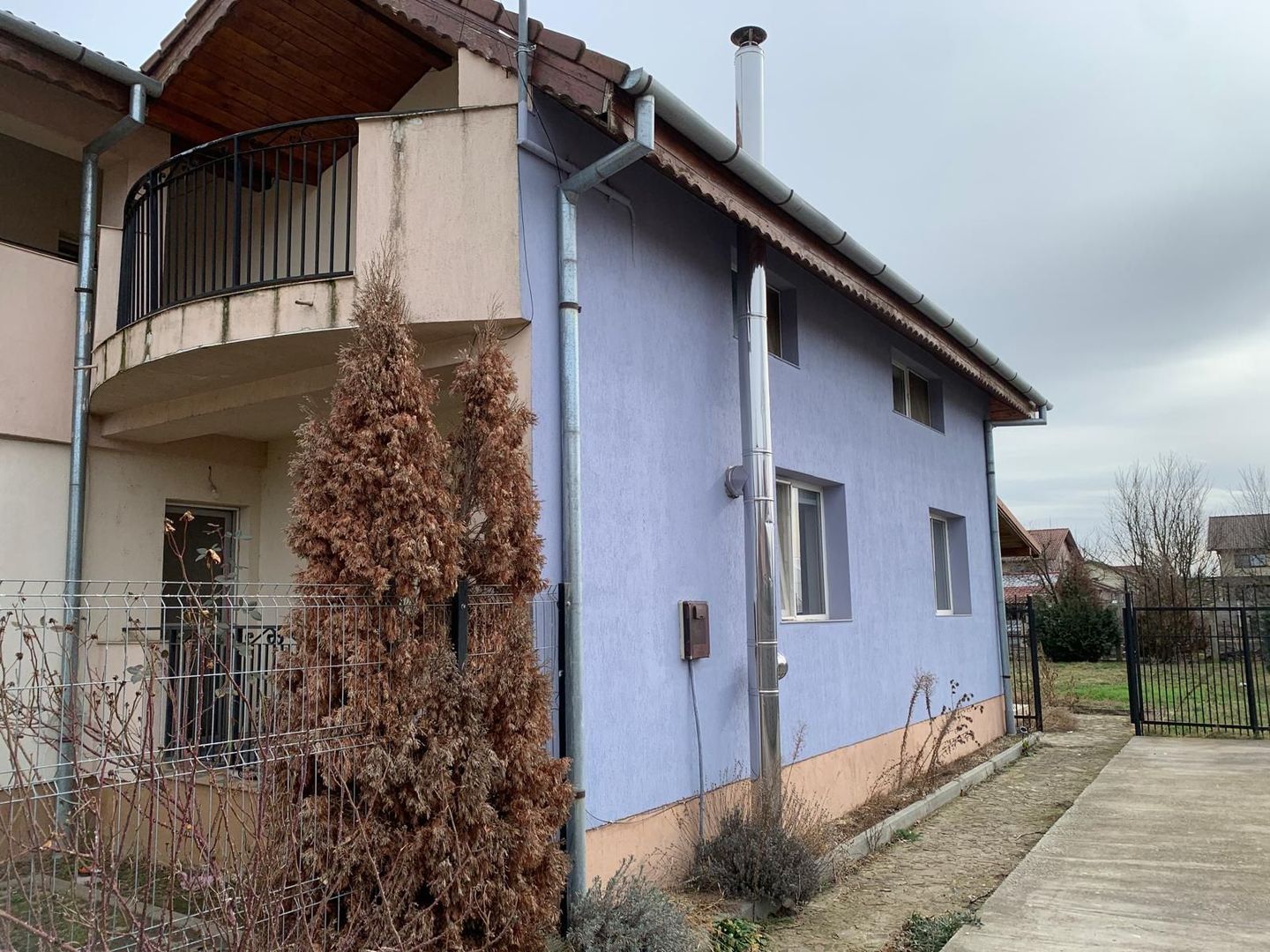 Duplex spațios, 200 mp utili, teren 700 mp, în vatra veche din Moșnița - Poză 2