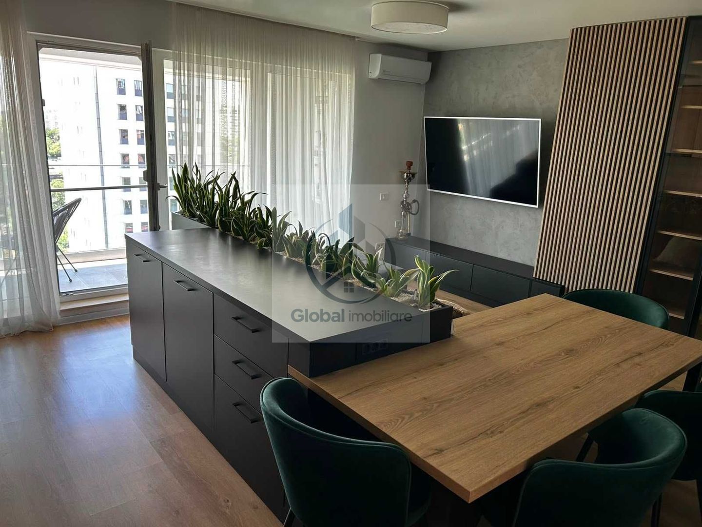 Proprietar, inchiriez apartament cu 3 camere si loc de parcare, pe Sos Viilor, aproape de metrou si Parcul Carol - Poză 1