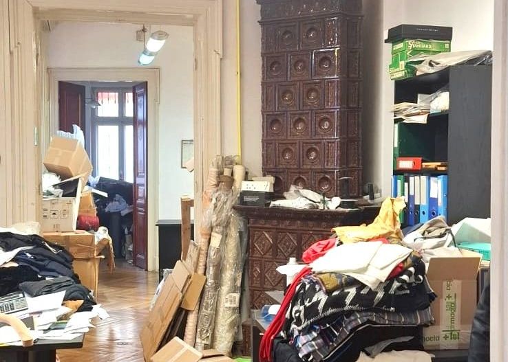 Sanctuar de Epocă: Reședință Grandioasă cu 10 Camere, Turn și Grădină - Poză 9