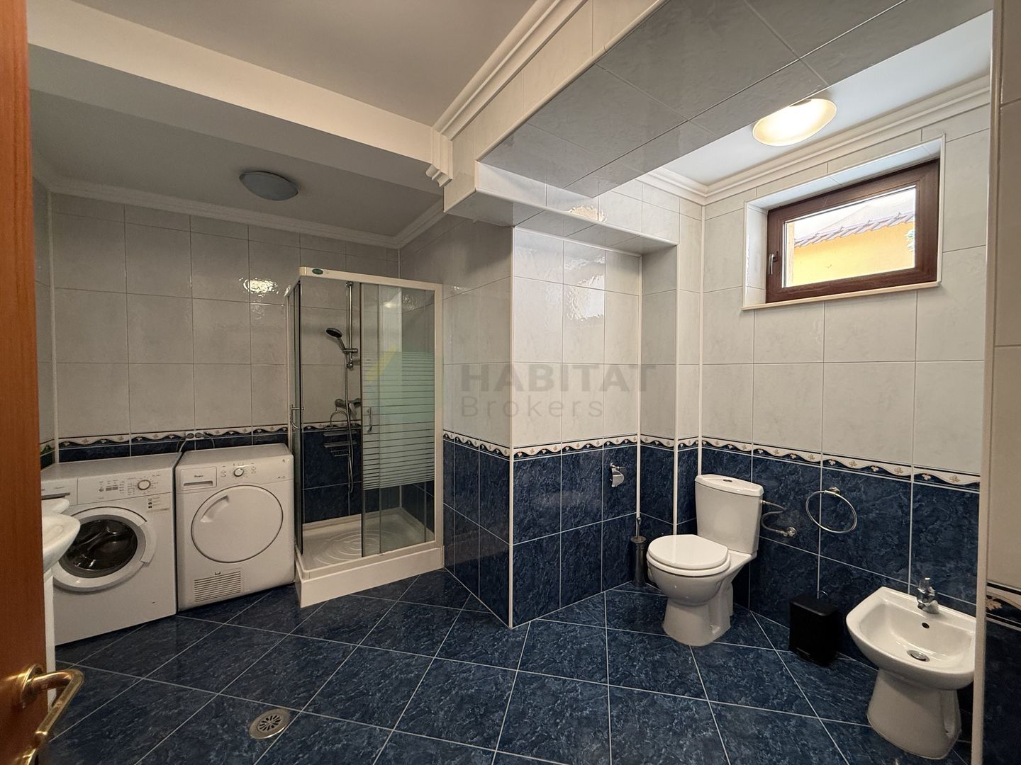 Vila 9 camere cu piscina si teren de 1.000 mp - Poză 20