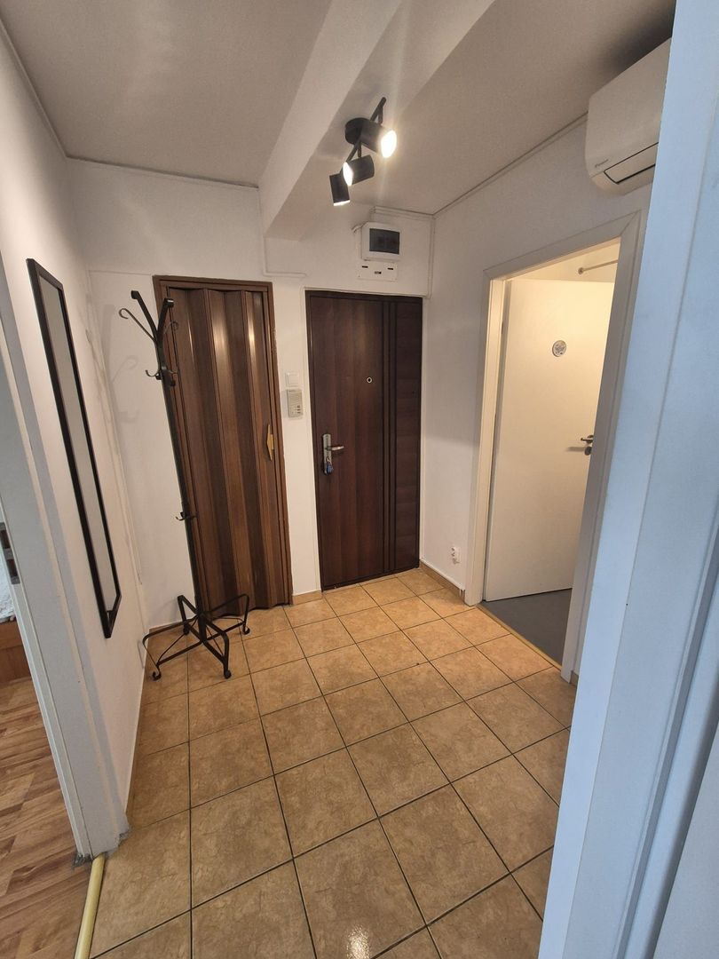 Apartament 2 camere. Decomandat. La 3 min. de metrou Eroii Revolutiei. - Poză 3