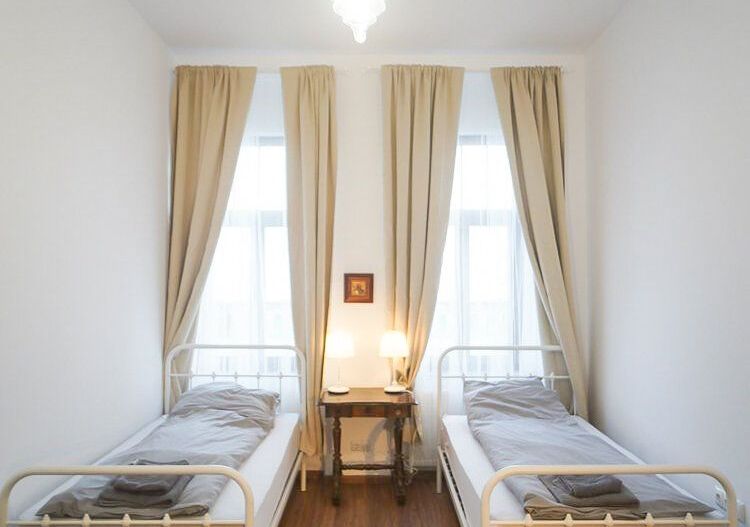 Apartament ultracentral, 2 dormitoare, 58 mp. 120 000 E. Comision 0. - Poză 8