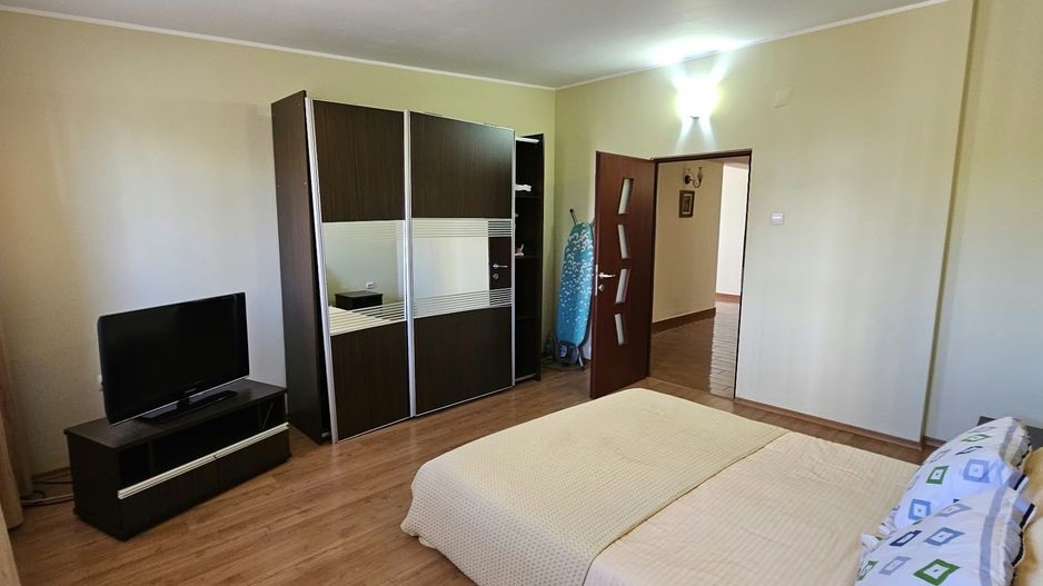 Spațiu - apartament 5 camere de închiriat – 160 mp - Micro 20 – zona BKO - Poză 2