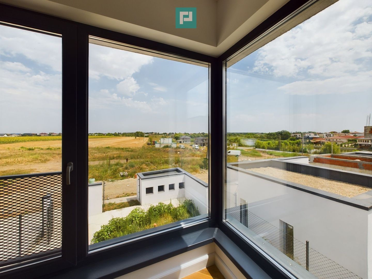 Vilă într-un Complex Rezidențial Nou cu Vedere la Balta Corbeanca - Poză 16