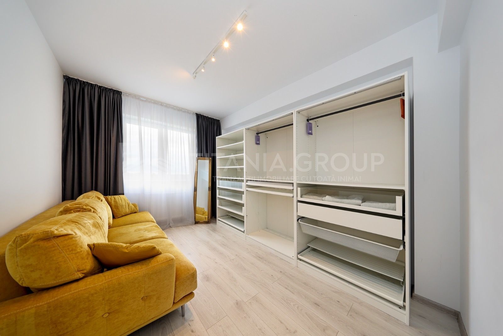 Apartament cu 3 camere, 2 bai, mobilat lux - zona Coresi - Poză 7