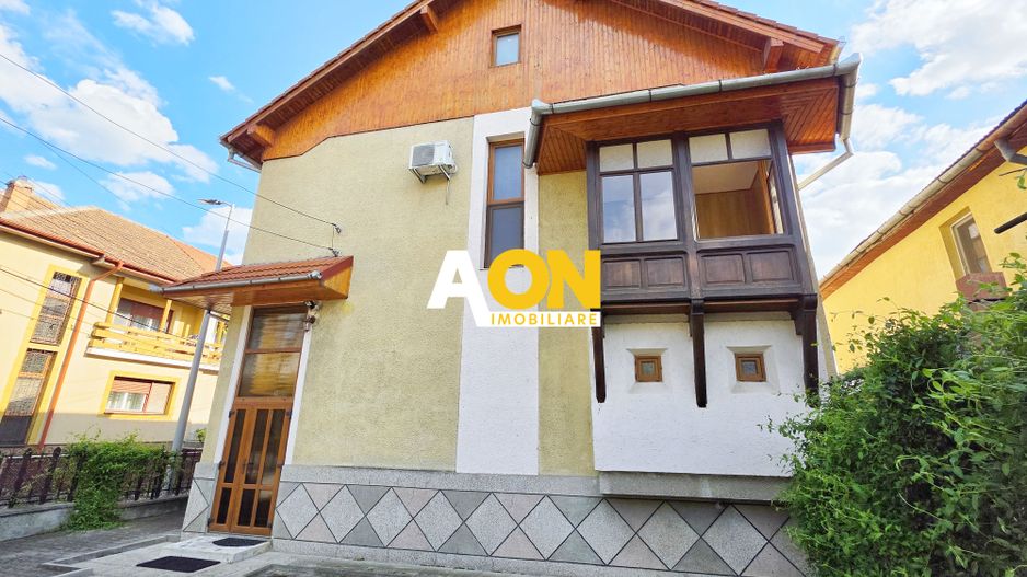 Duplex mobilat, utilat, 4 camere, garaj, zona exclusivista, Cetate - Poză 2