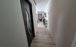 Apartament modern cu 3 camere in zona Lipovei - Poză 3
