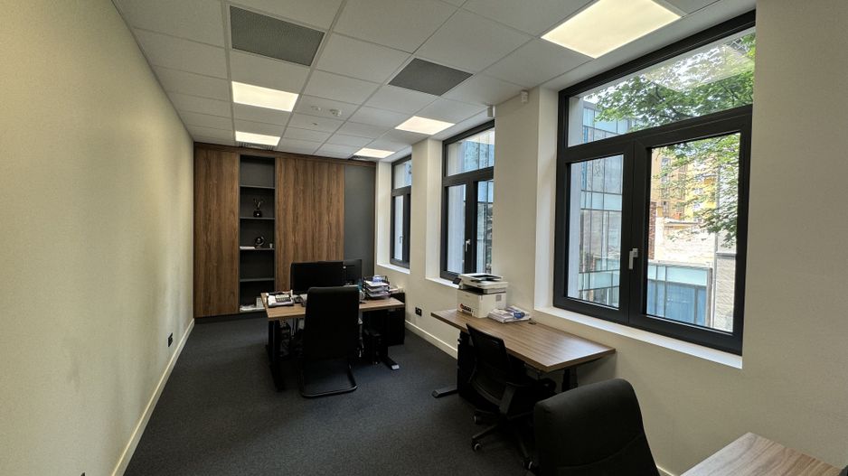 Imobil Premium de Închiriat: Eficiență și Tehnologie de Vârf - Poză 15