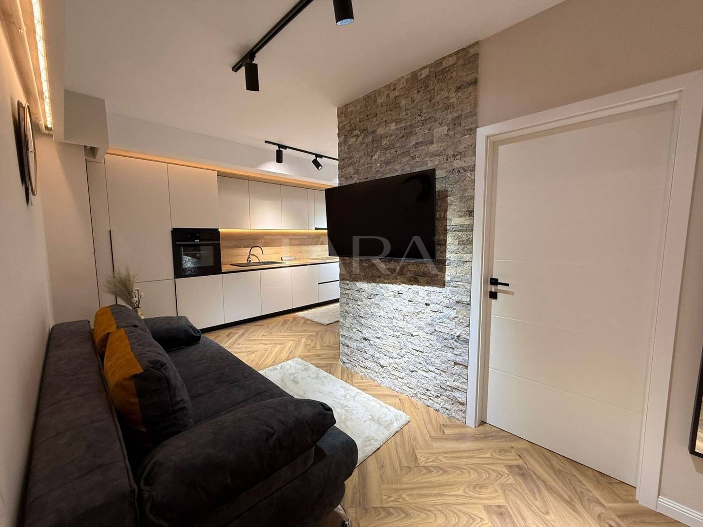 Apartament 3 camere cu grădină. Ultrafinisat si mobilat. - Poză 5