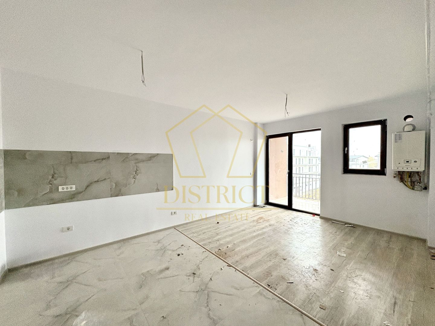 Apartament cu 3 camere si 2 bai + curte de 26mp  | Giroc | ESO - Poză 1