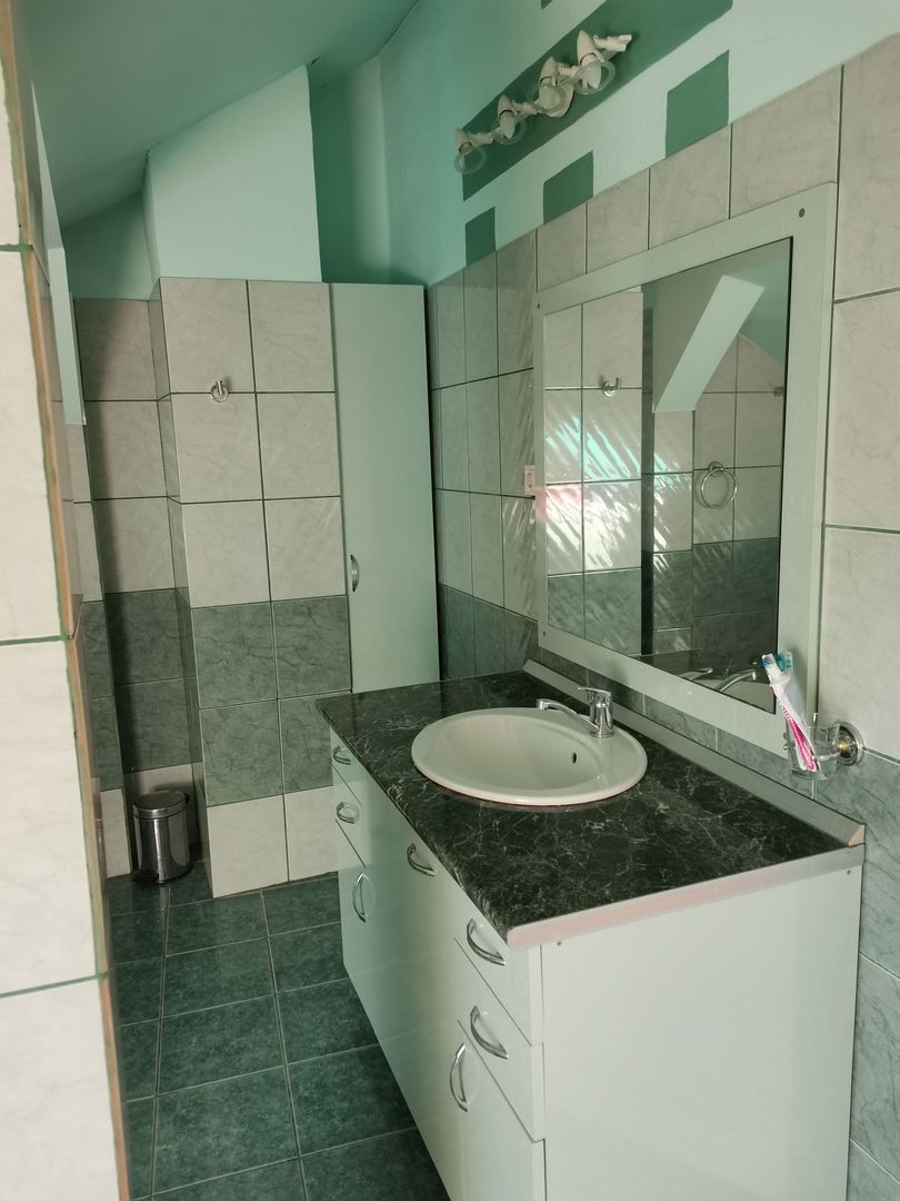 O proprietate Multiple Posibilități VANZARE sau INCHIRIERE - Poză 27