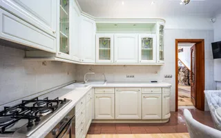 Se oferă spre chirie casă exclusivistă amplasată în Centul orașului - Poză 20