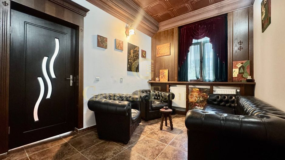 Spre Vânzare Proprietate remarcabilă cu 6 camere în inima Iașului ! - Poză 8